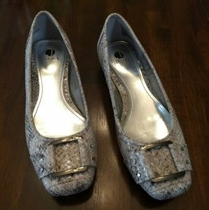 Brand new Women's Faux Snakeskin Pattern Shoes Size 7
